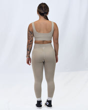 Load image into Gallery viewer, Seamfree Crop - Oat Latte