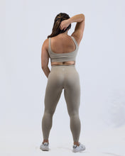 Load image into Gallery viewer, Seamfree Crop - Oat Latte
