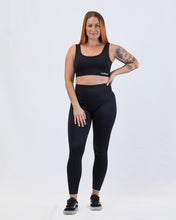 Load image into Gallery viewer, Seamfree Crop - Black
